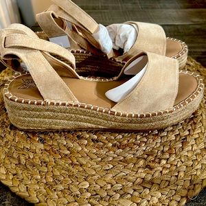 Womens Espadrille Sandal - brand new! Size 10.